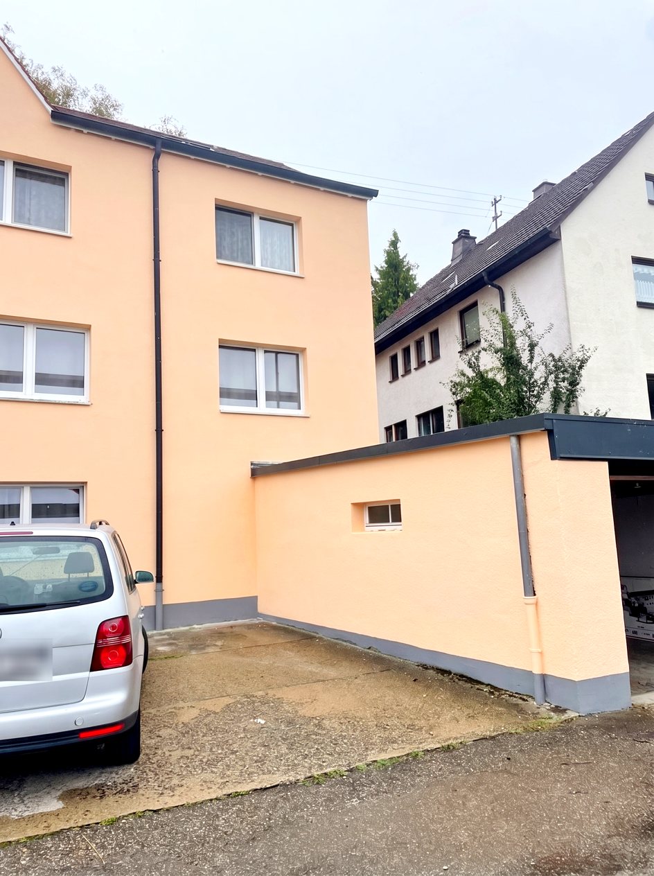 Mehrfamilienhaus in Villingen-Schwenningen mit Garage, Seitenansicht